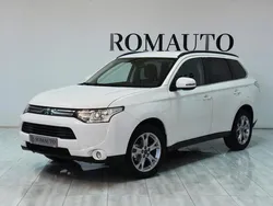 Branco Usado 2013 Mitsubishi Outlander Instyle SUV | € 14.800