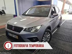 Cinza Usado 2019 Seat Arona Style SUV | € 18.390 (Preço justo)