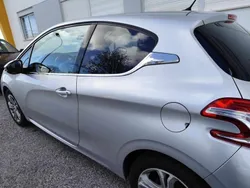 Cinzento Usado 2012 Peugeot 208 Citadino | € 7.900 (Preço justo)