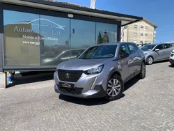 Cinza Usado 2023 Peugeot 2008 Active SUV | € 19.900 (Preço justo)