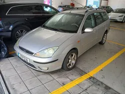 Cinzento Usado 2004 Ford Focus Ghia Carrinha | € 1.850