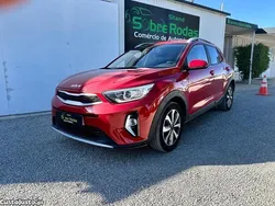 Vermelho Usado 2021 Kia Stonic Urban SUV | € 14.900 (Preço justo)