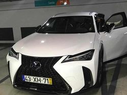 Branco Usado 2019 Lexus UX 200 SUV | € 29.000