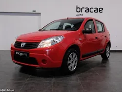 Vermelho Usado 2009 Dacia Sandero Comfort Citadino | € 4.750