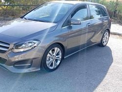 Cinza Usado 2016 Mercedes B180 Urban Monovolume | € 15.300 (Preço justo)