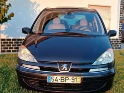 Cinzento Usado 2006 Peugeot 807 Monovolume | € 5.000