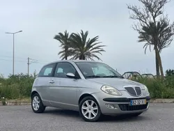 Cinzento Usado 2004 Lancia Ypsilon Citadino | € 2.250