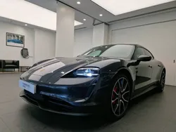 Cinzento vulcano metalizado Usado 2023 Porsche Taycan 4S Sport Turismo Sedan | € 99.900 (Preço justo)