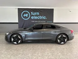 Cinzento Usado 2022 Audi e-tron GT quattro Sedan | € 64.500