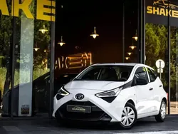 Branco Usado 2019 Toyota Aygo X-cite Citadino | € 9.750 (Preço justo)
