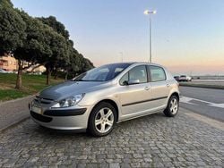 Usado 2004 Peugeot 307 Sedan | € 3.700 (Caro)