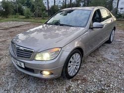 Usado 2009 Mercedes C320 Sedan | € 9.999 (Bom preço)