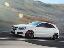 Cinzento Usado 2015 Mercedes A45 AMG AMG | € 29.550 (Bom preço)
