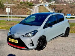Cinzento Usado 2019 Toyota Yaris Hybrid | € 18.990 (Preço elevado)