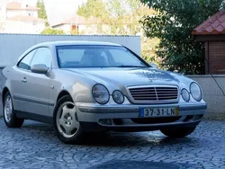 Cinzento Usado 1998 Mercedes CLK200 Coupé | € 8.000 (Preço justo)