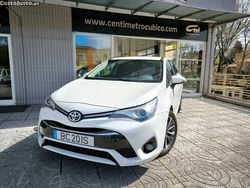 Branco Usado 2017 Toyota Avensis Carrinha | € 14.500