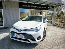 Branco Usado 2017 Toyota Avensis Carrinha | € 14.500 (Preço justo)