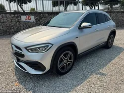 Cinza Usado 2020 Mercedes GLA250 AMG line SUV | € 36.250 (Preço justo)