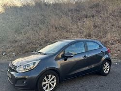 Usado 2012 Kia Rio EX Sedan | € 6.500 (Bom preço)