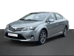 Cinza (pintura metalizada) Usado 2015 Toyota Avensis Luxury | € 18.500