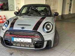 Cinzento Usado 2021 Mini John Cooper Works Citadino | € 37.490 (Preço justo)