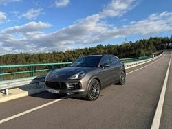 Cinzento Usado 2018 Porsche Cayenne SUV | € 59.000 (Bom preço)
