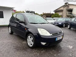 Azul Usado 2003 Ford Fiesta Studio Citadino | € 3.500 (Preço justo)