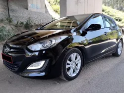 Preto Usado 2012 Hyundai i30 Comfort Citadino | € 7.250 (Preço justo)