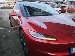 Vermelho Usado 2024 Tesla Model 3 Standard Range Sedan | € 33.500 (Preço justo)