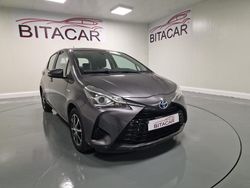 Cinzento Usado 2018 Toyota Yaris Hybrid | € 16.750 (Preço justo)