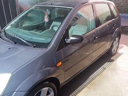 Usado 2003 Ford Fiesta Citadino | € 1.500