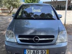Cinzento Usado 2005 Opel Meriva Monovolume | € 2.980