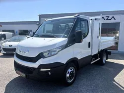 Branco Usado 2015 Iveco Daily | € 23.900