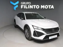 Branco Usado 2024 Peugeot 408 Allure Sedan | € 29.250 (Preço justo)