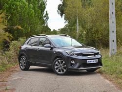 Cinzento Usado 2019 Kia Stonic SUV | € 14.900 (Preço justo)