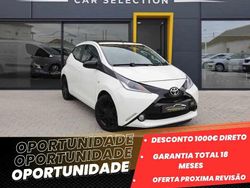 Branco Usado 2015 Toyota Aygo X-play Citadino | € 12.500 (Caro)
