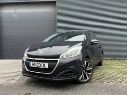 Cinzento Usado 2017 Peugeot 208 Active Citadino | € 13.250 (Caro)