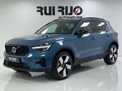 Azul Usado 2023 Volvo XC40 Core SUV | € 46.900