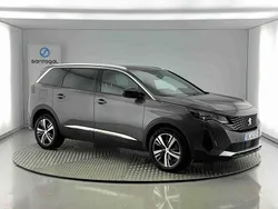 Cinzento Usado 2023 Peugeot 5008 Monovolume | € 26.490 (Preço justo)