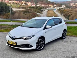Branco Usado 2018 Toyota Auris Hybrid Comfort | € 17.750