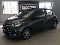 Cinza Usado 2015 Toyota Yaris Active Citadino | € 9.480 (Super Preço)
