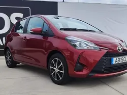 Vermelho Usado 2020 Toyota Yaris Active | € 14.500 (Preço justo)