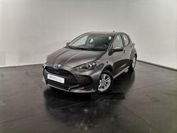 Cinza (pintura metalizada) Usado 2024 Toyota Yaris Comfort | € 24.750 (Preço justo)