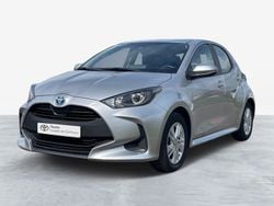 Cinza (pintura metalizada) Usado 2023 Toyota Yaris Comfort Sedan | € 23.500 (Preço justo)