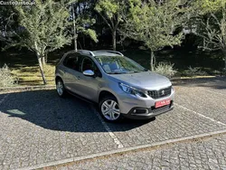Cinza Usado 2019 Peugeot 2008 SUV | € 9.999
