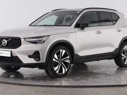 Prateado Usado 2024 Volvo XC40 SUV | € 37.200 (Caro)