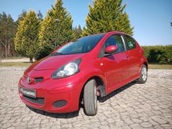 Vermelho Usado 2011 Toyota Aygo Edition Citadino | € 8.750