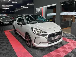 Branco Usado 2016 DS Automobiles DS3 Sport Chic Citadino | € 11.950 (Preço justo)