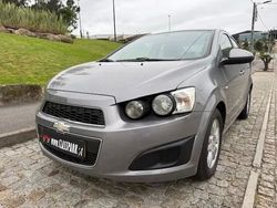 Cinzento Usado 2012 Chevrolet Aveo LT Sedan | € 6.900