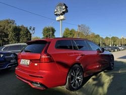 Vermelho Usado 2021 Volvo V60 Carrinha | € 35.750 (Preço justo)